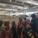 Les élèves de CM1B en visite dans le plus ancien centre de tri postal ELTA de Grèce