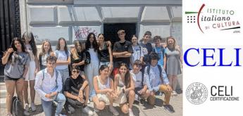 Les quatrièmes italianistes passent la certification du CELI à l'institut italien de culture dans le cadre d'un projet pilote